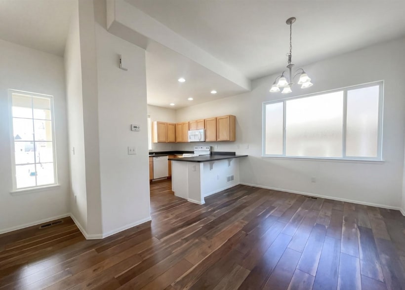 Building Photo - 444 Stonebrook Dr