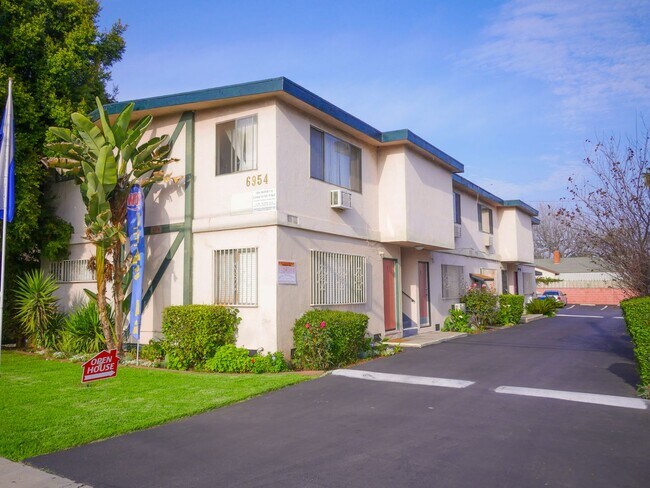 Interior Photo - 6944-6954 Coldwater Canyon Ave