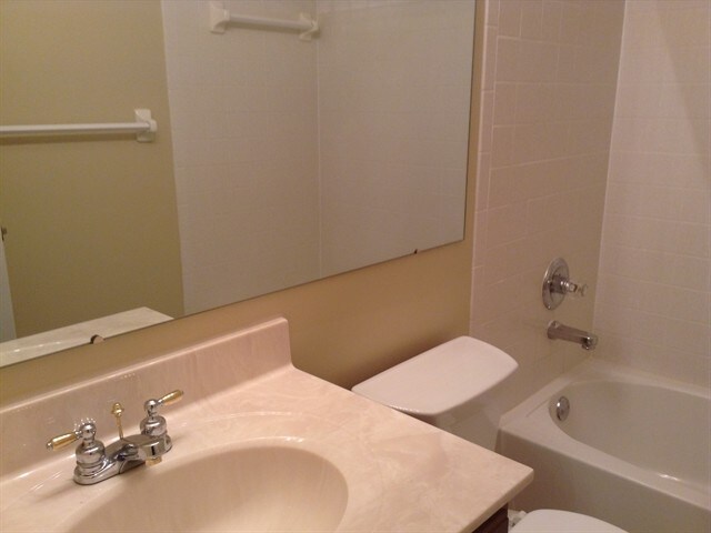 Building Photo - 9021 Crimson Oak Dr