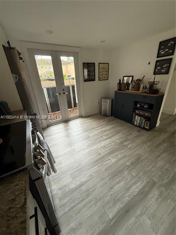 Building Photo - 5460 SW 70th Pl N