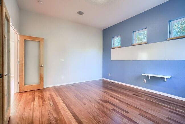 Building Photo - 2421 Rose Ct