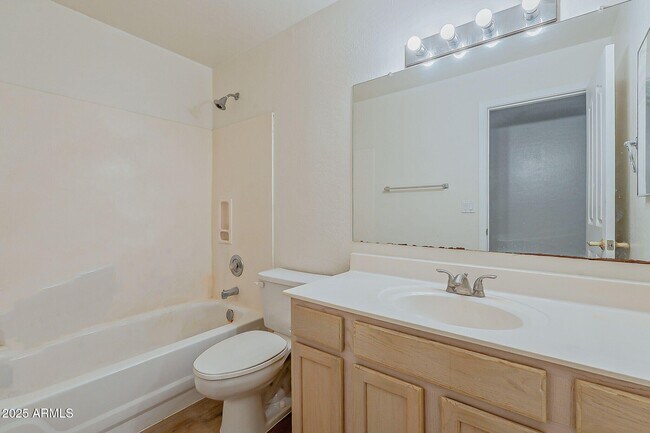 Building Photo - 15728 N 104th St