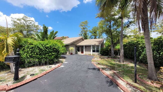 Building Photo - 1309 NW 89th Dr
