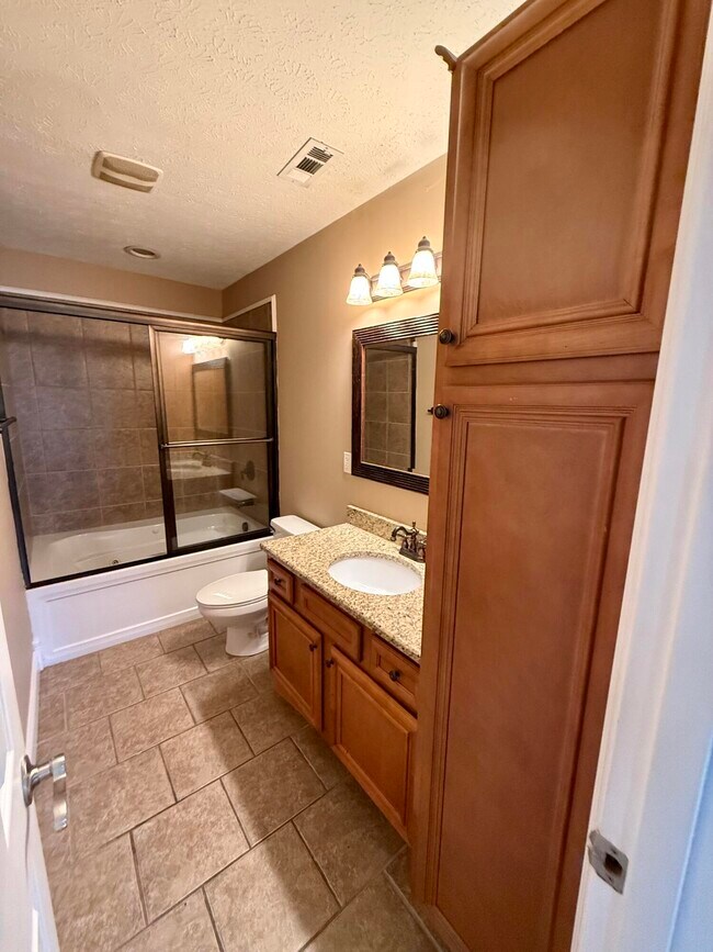 Building Photo - 51 Lee's Ford Dock Rd