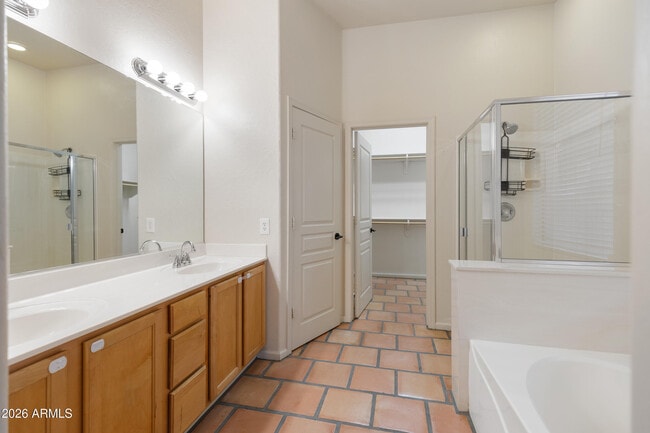 Building Photo - 2320 S Sorrelle