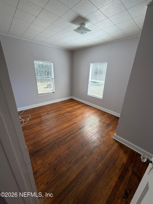 Building Photo - 837 St Clair St