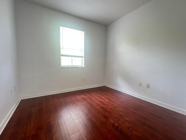 Building Photo - 3804 Shoma Dr
