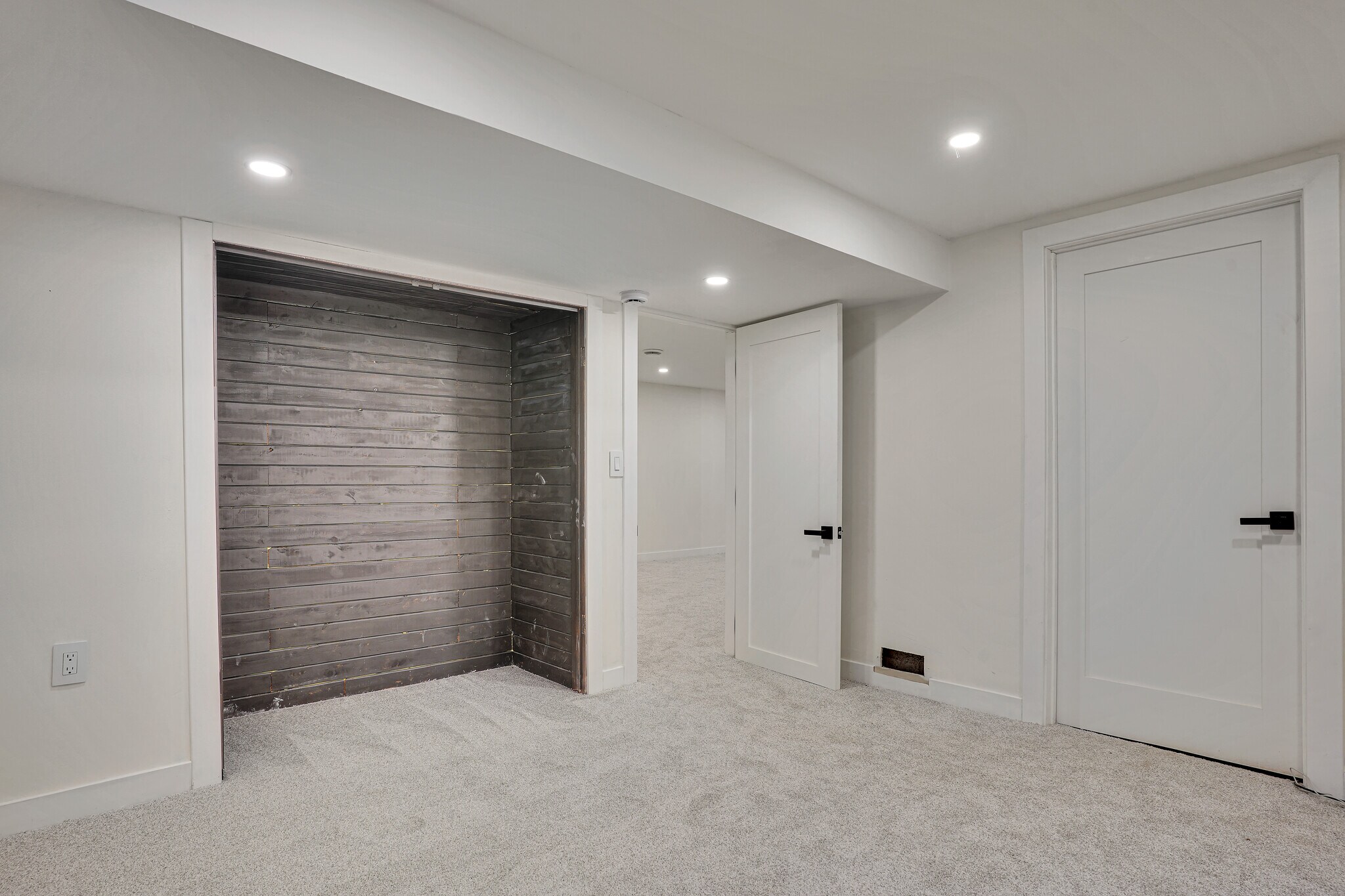 Building Photo - 3412 W 132nd St