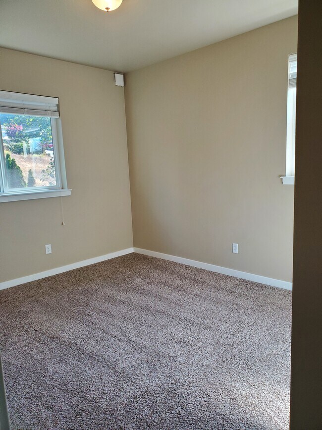 Building Photo - 4778 Beach Ln