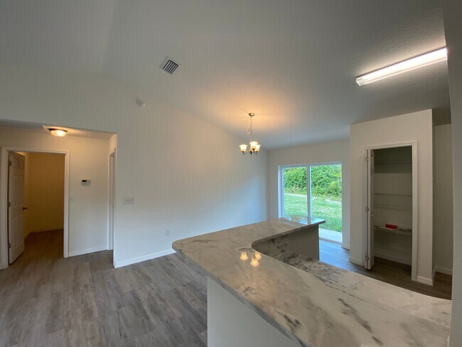 Building Photo - Custom Home - Desirable SW Ocala neighborh...