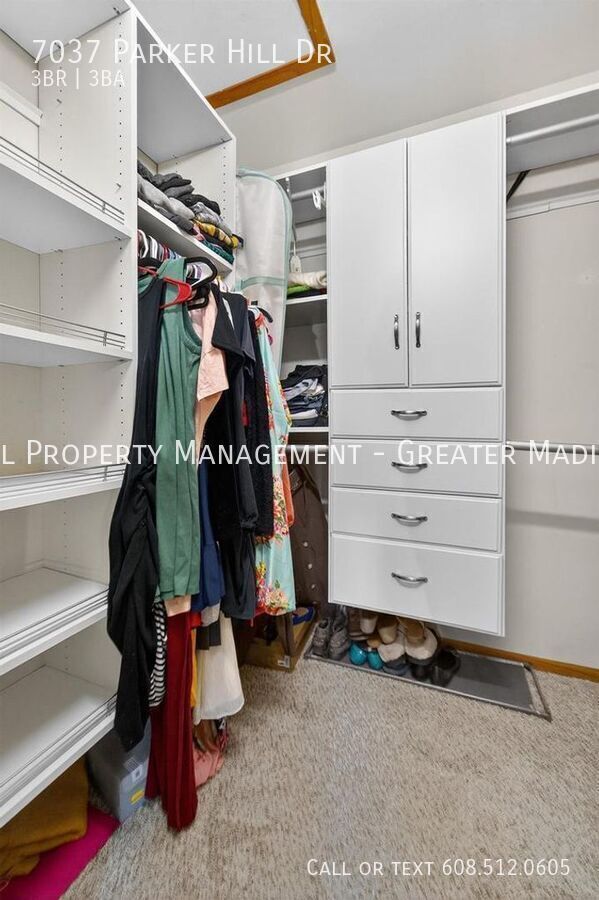 Building Photo - 7037 Parker Hill Dr