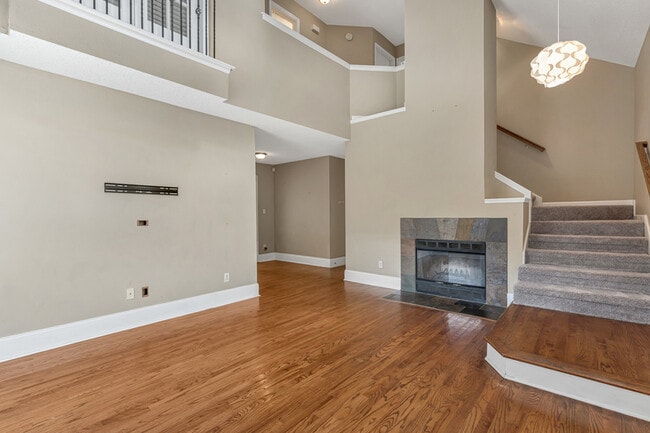 Building Photo - 123 River Oaks Dr