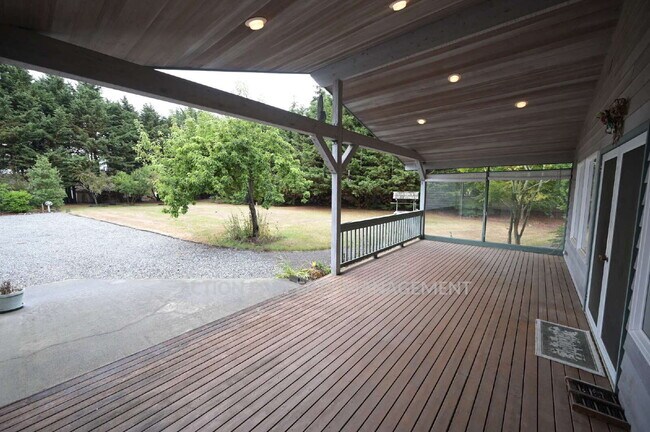Building Photo - 3 bed 2.5 bath home in a private country setting, close to town. All new luxury vinyl plank floor...