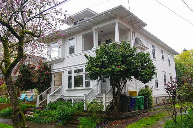 Primary Photo - 1625 SE Pine St