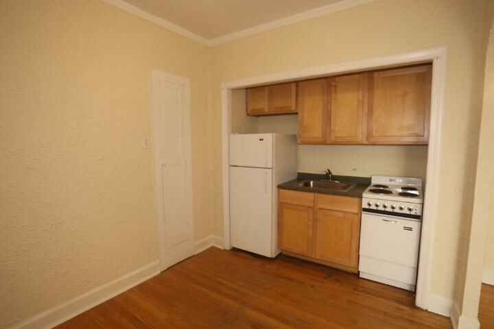 Building Photo - 539 W Arlington Pl