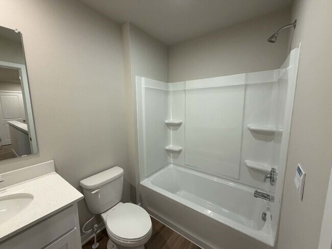 Building Photo - 1405 NE 59th Ln