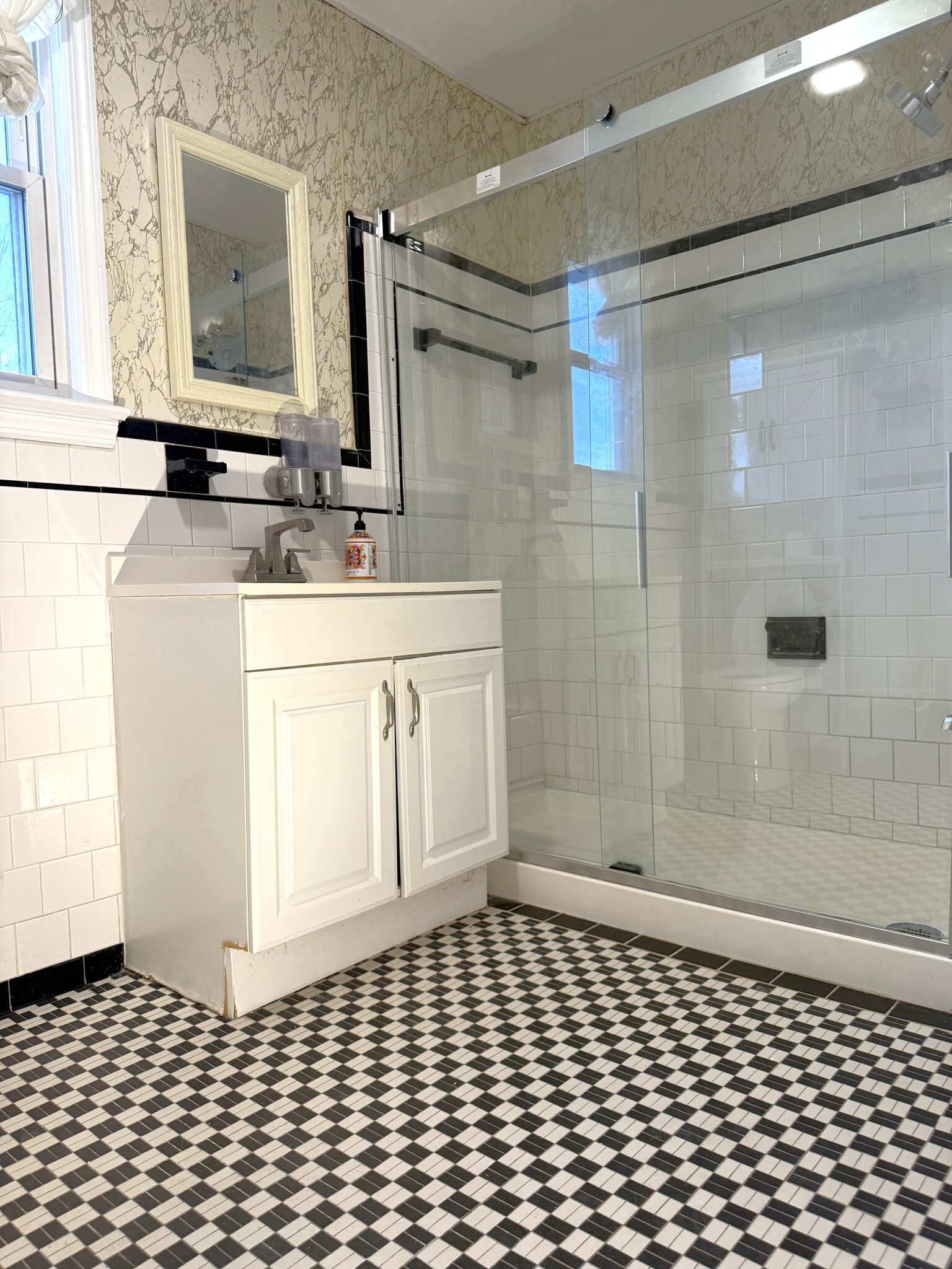 Building Photo - 9942 Frederick Rd