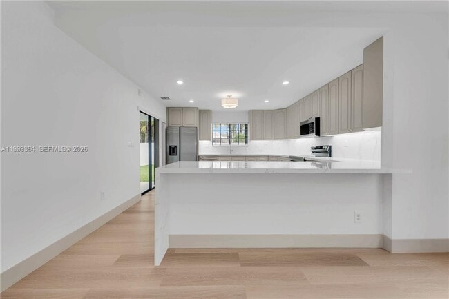 Building Photo - 456 SW 20th Rd