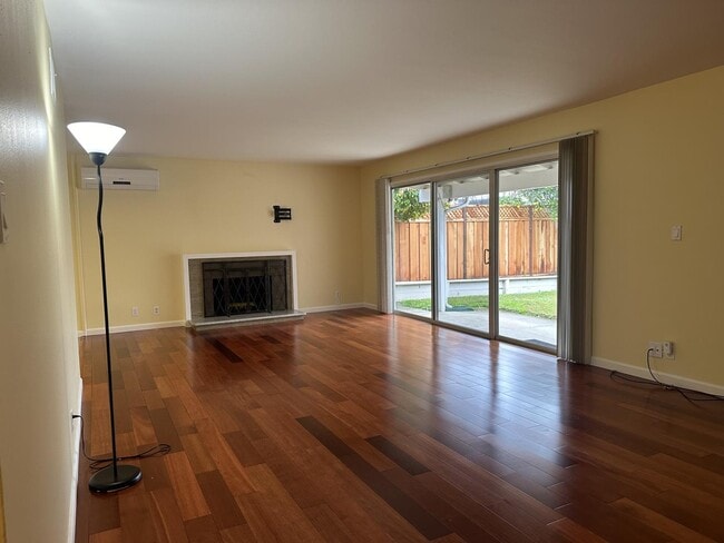 Building Photo - 1934 Foxworthy Ave