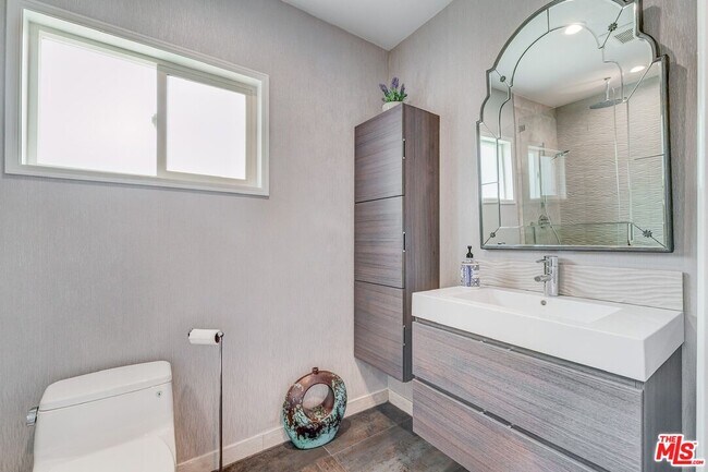 Building Photo - 10824 Westminster Ave