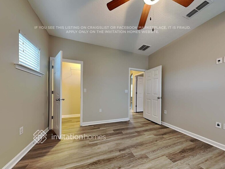 Building Photo - 15604 Spotted Saddle Cir