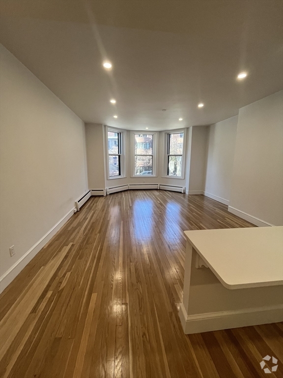Building Photo - 289 Beacon St