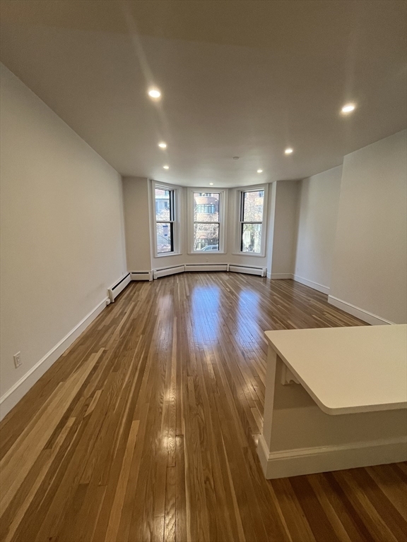 Primary Photo - 289 Beacon St