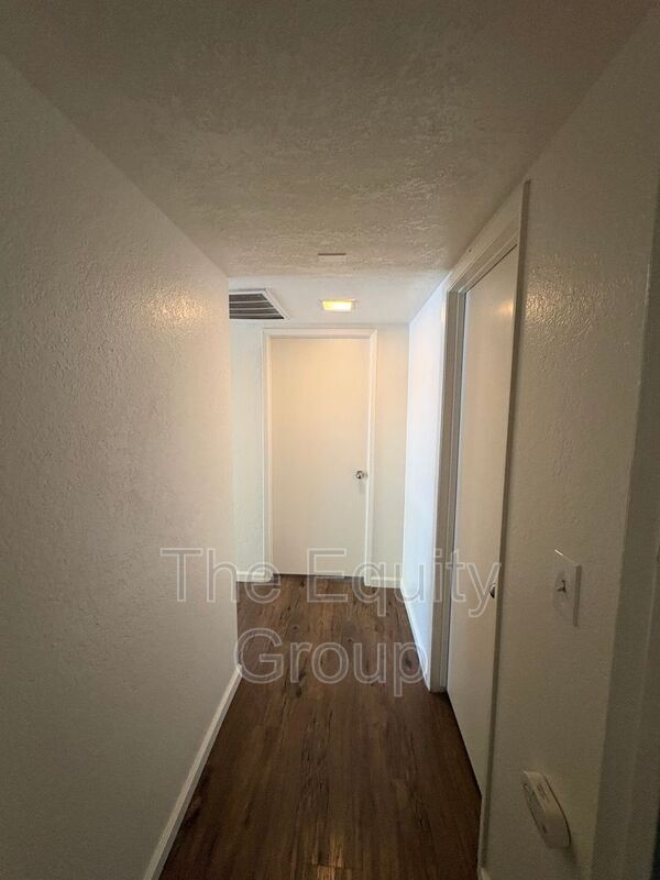 Building Photo - 212 N Crenshaw St