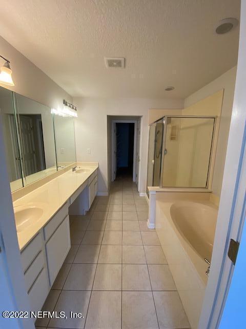 Building Photo - 11177 Castlemain Cir W