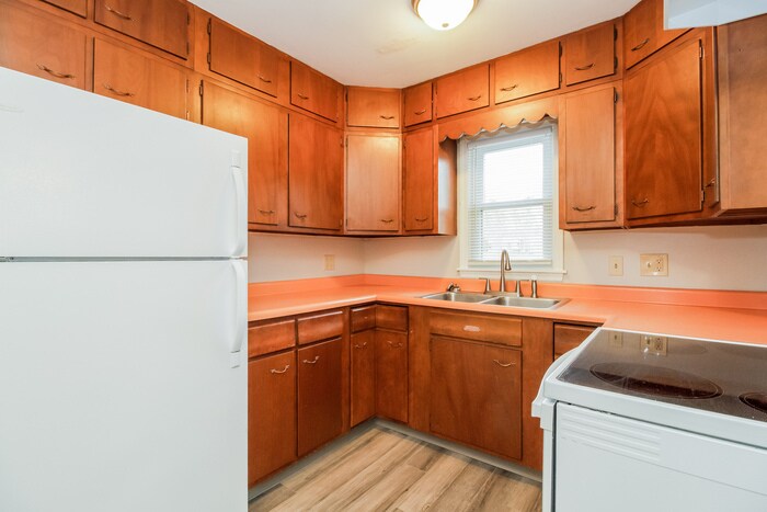 Building Photo - 2480 Sylmar Ct