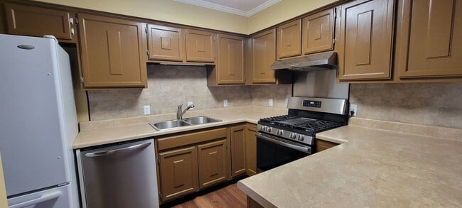 Building Photo - Ready to Move in