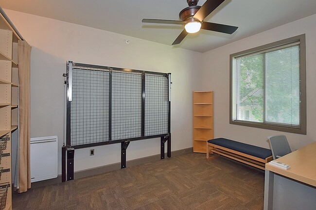 Building Photo - 817 E Nora Ave