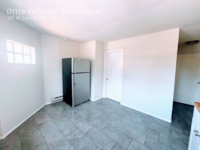 Building Photo - 300 W Coulter St