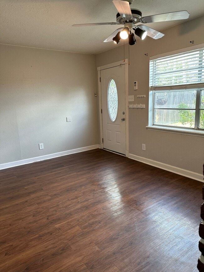 Building Photo - 7305 S Gessner Rd