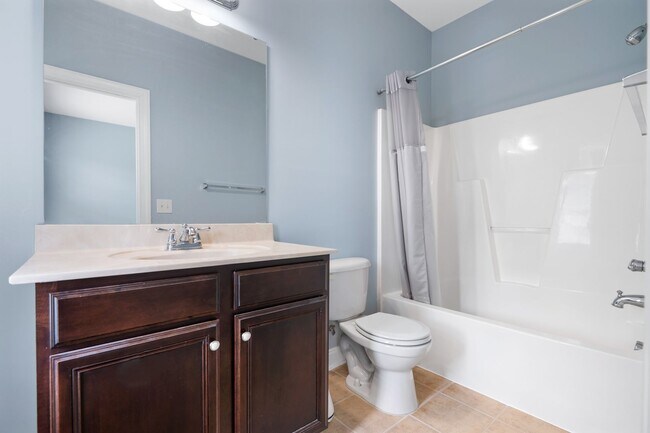 Building Photo - Gorgeous  3-bedroom townhome in North Raleigh!