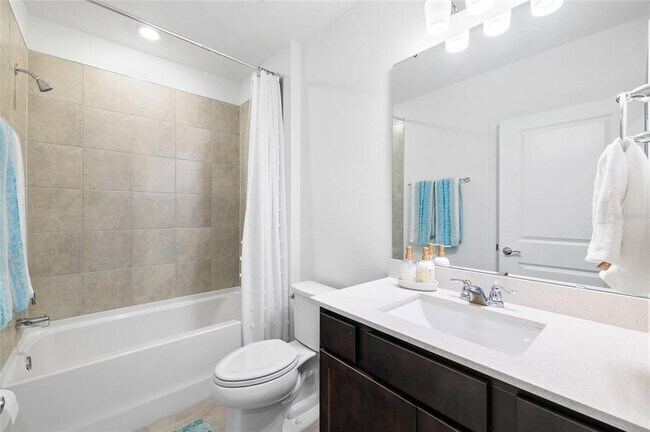 Building Photo - 6214 Golden Bch Dr