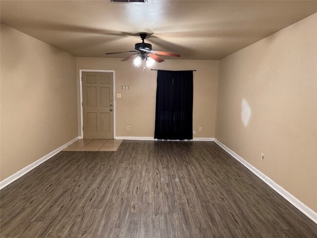 Building Photo - 609 Sunset Ln