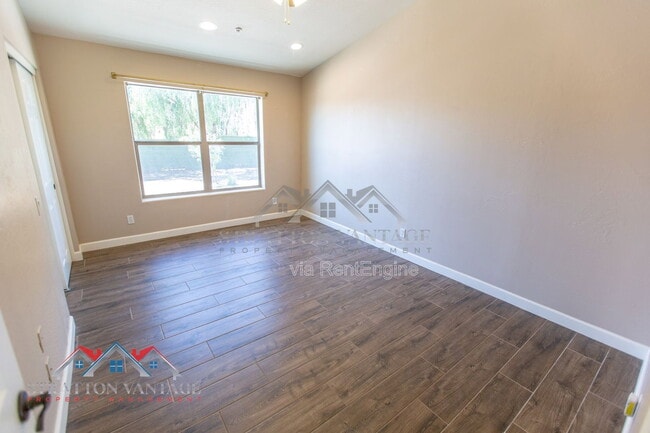 Building Photo - 38414 N 12th St