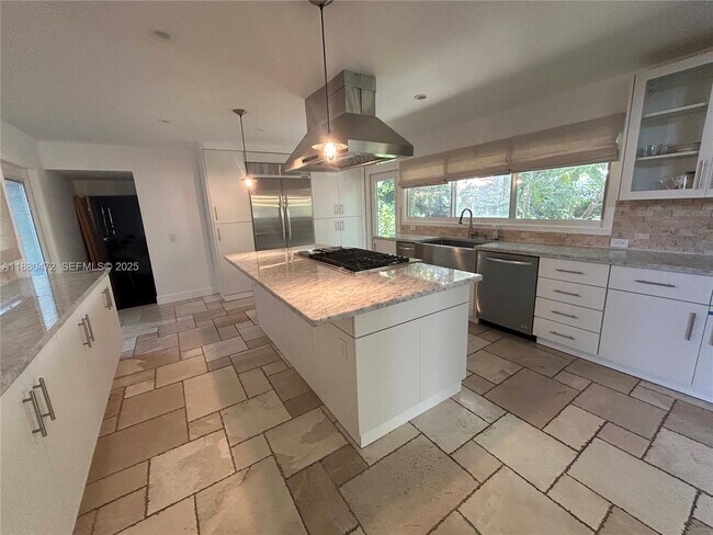 Building Photo - 6395 SW 42nd Terrace