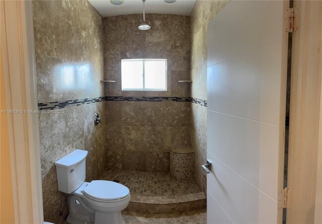 Building Photo - 709 SE 13th Terrace