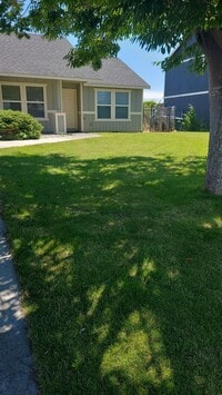 Building Photo - July & August Rent FREE - Central Heat & Air/ Garage/ Bonus Room