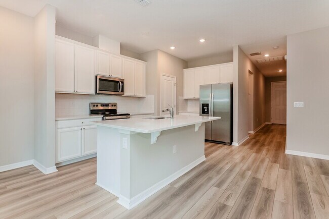 Building Photo - 417 Daylily Blvd