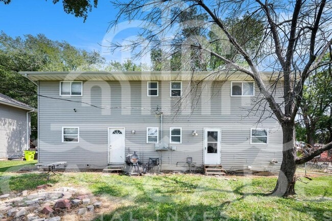 Building Photo - 108 N Chestnut St