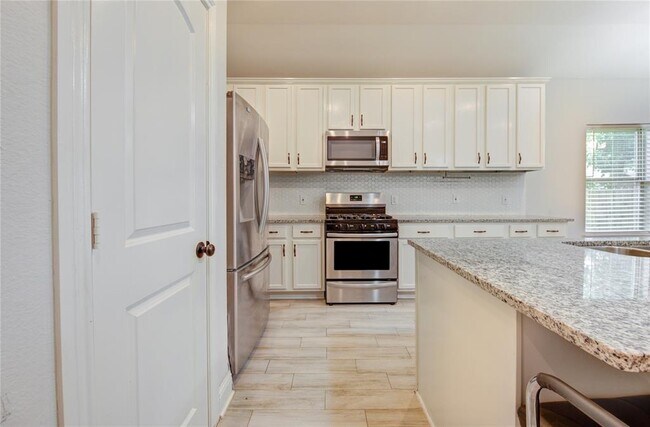 Building Photo - 3805 Shelby Cir