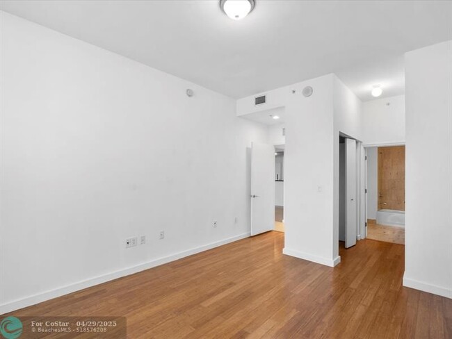 Building Photo - 7901 Hispanola Ave