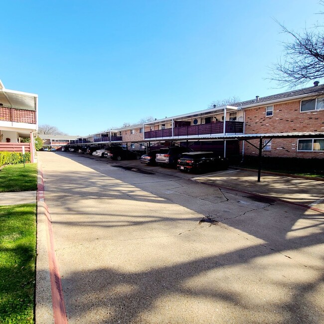 Building Photo - Spacious 2-Bedroom, 2-Bath Condo near SMU ...
