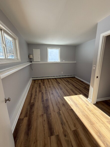 Building Photo - 51 Dixon Rd