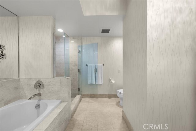 Building Photo - 13600 Marina Pointe Dr