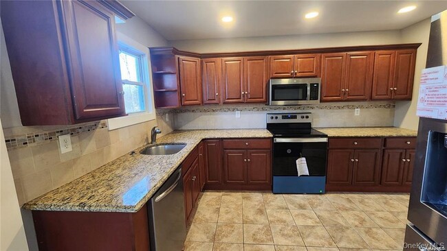 Building Photo - 149 N Country Rd