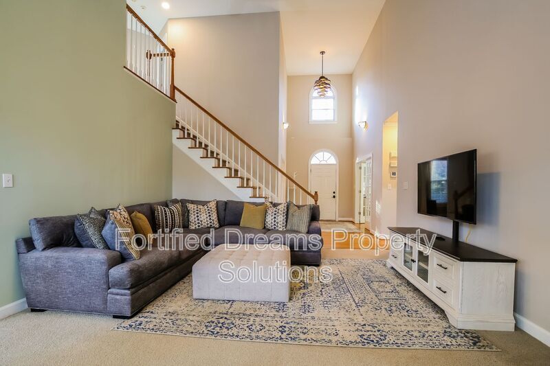 Building Photo - 5510 Faye Dr